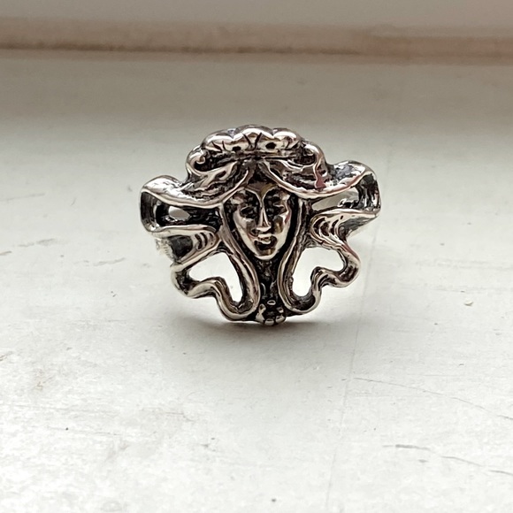 Vintage Jewelry - Art nouveau sterling ring
